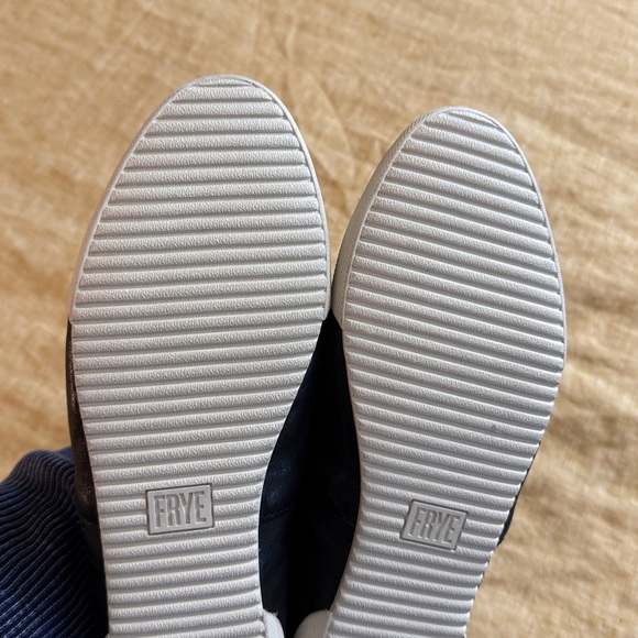 Frye black leather flats - Picture 12 of 17